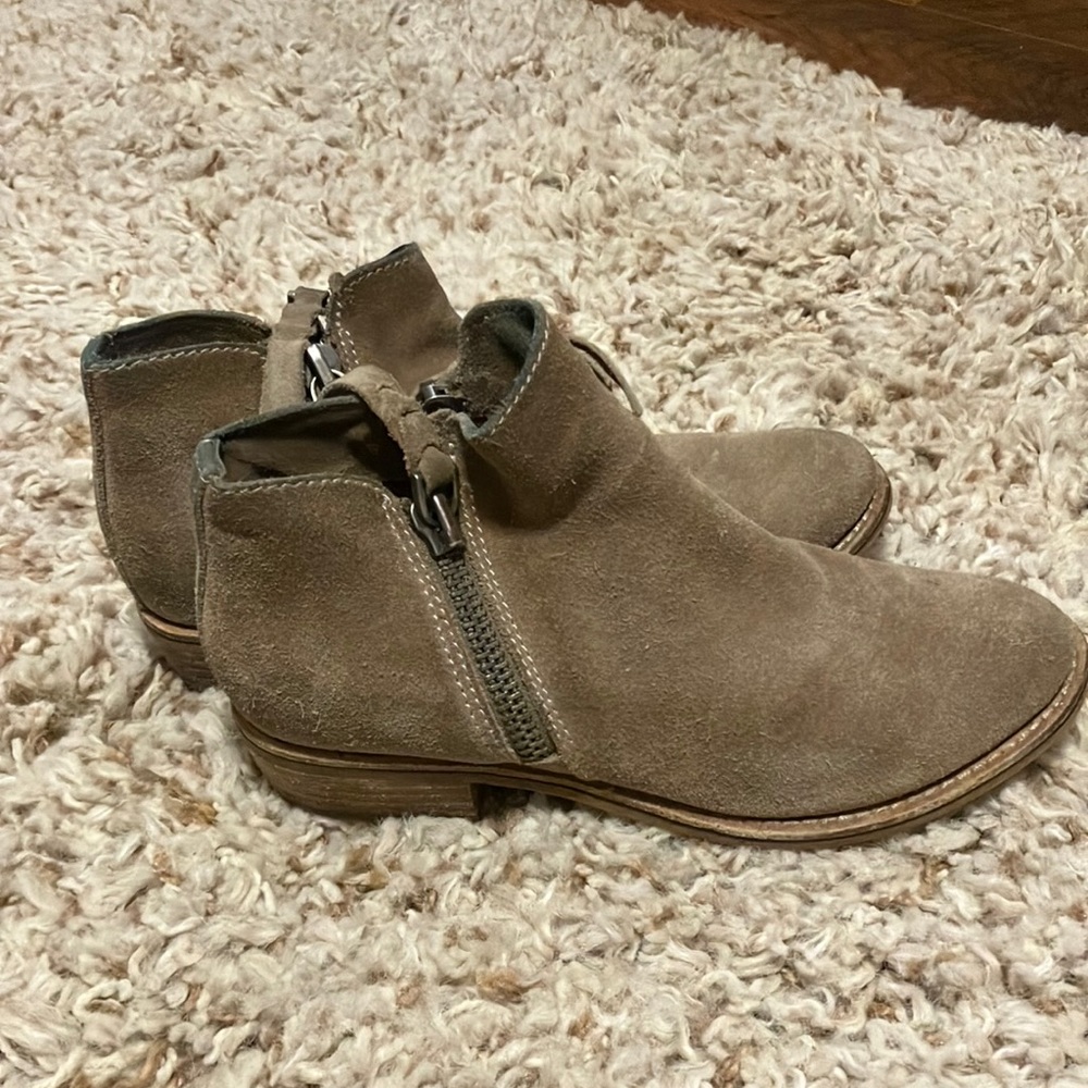 Dolce Vita ankle bootie